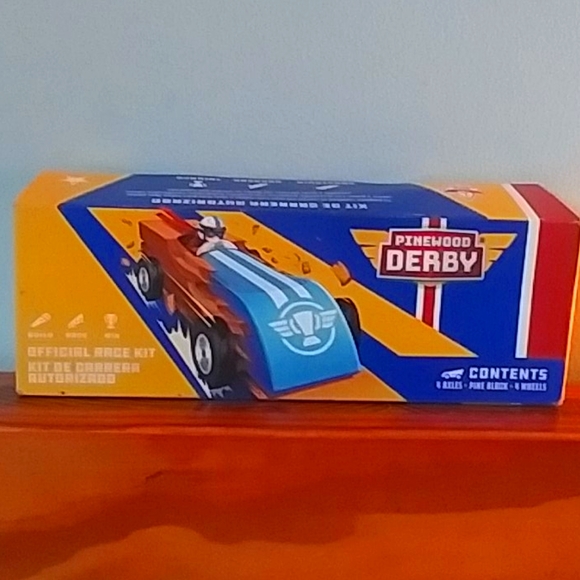 Official Race Kit - Picture 1 of 2